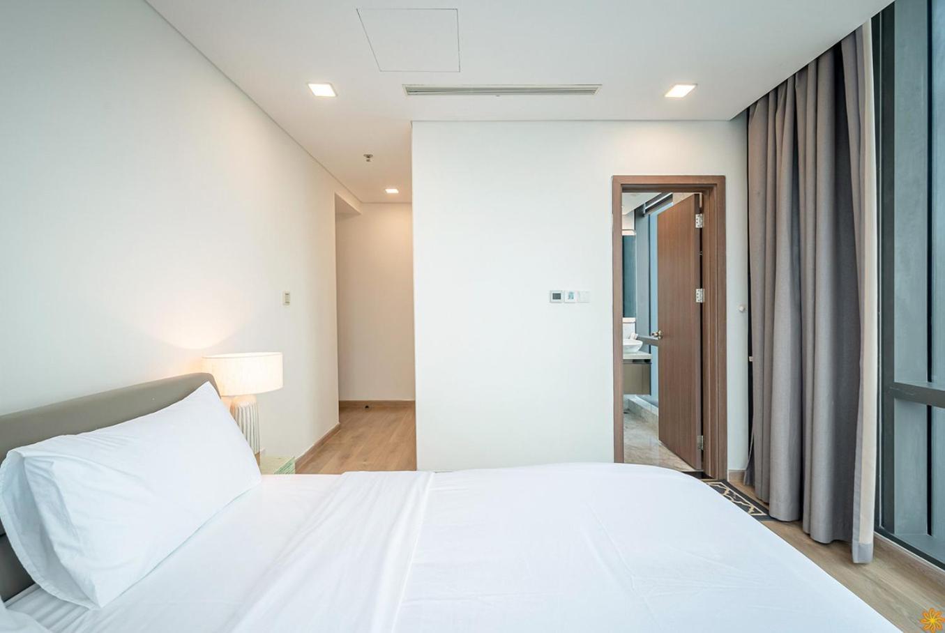 Apartment Opulent Skyline Homes At Landmark 81
